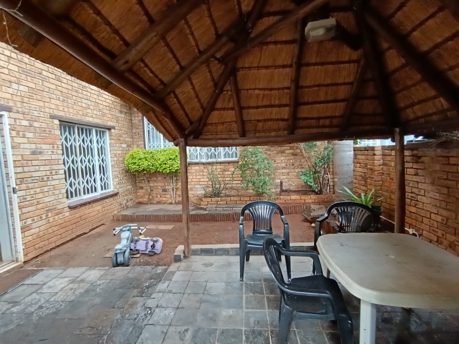 2 Bedroom Property for Sale in Safari Gardens North West